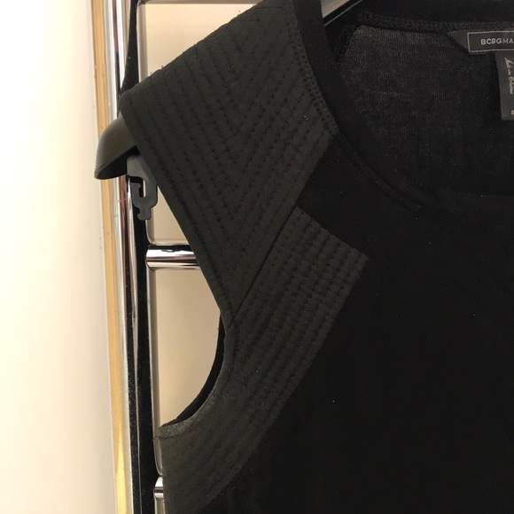 Black camisole - Picture 2 of 4